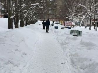 Юлия Видяйкина осмотрела ход ликвидации последствий снегопада на придомовых территориях микрорайона СХИ 